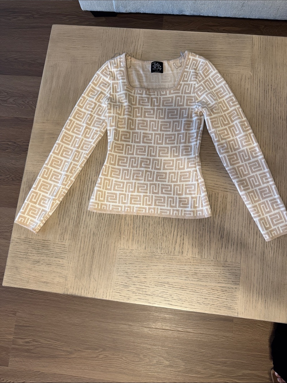 Jolie Beige & White Geometric Long-Sleeve Top